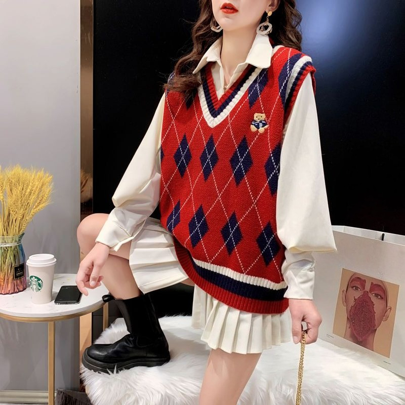 Winter Clothing Offer - レッドニットベスト女性用ノースリーブチョッキ冬2025美的旅行服トレンド提供中刺繍入りレディースセーター