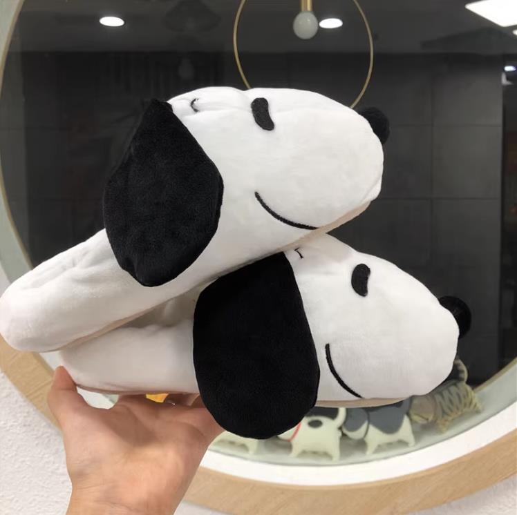 かわいいスヌーピーのぬいぐるみスリッパ 女性用 漫画のピーナ - Winter Clothing For Dogs のレビューと価格