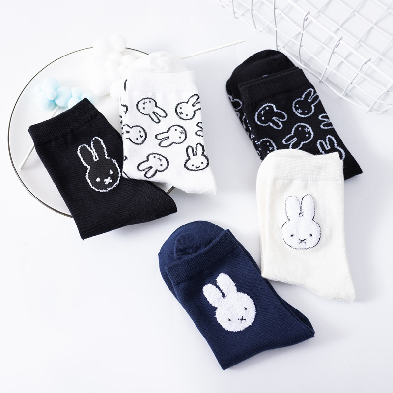 新しいミッフィーカジュアル漫画女性靴下ミドルチューブステッチ - Winter Clothing Youtube のレビューと価格